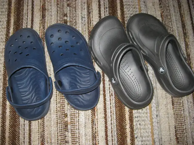 JACKET SPORT AVEC POCHETTE - CROCS - PARAPLUIES -TUQUES MITAINES in Other in Laval / North Shore - Image 10