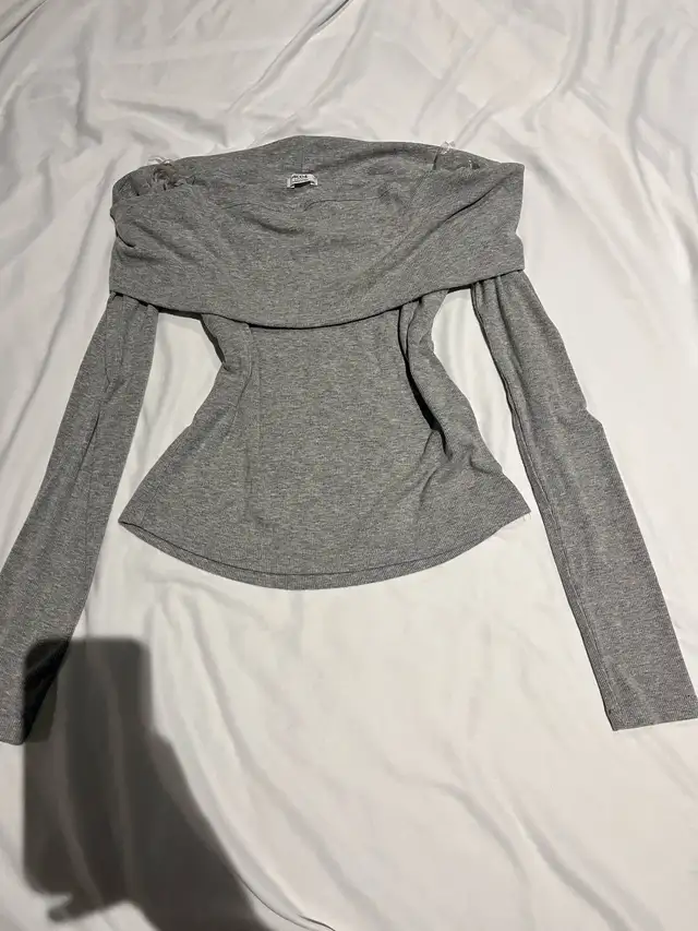 Ardene grey off-shoulder top