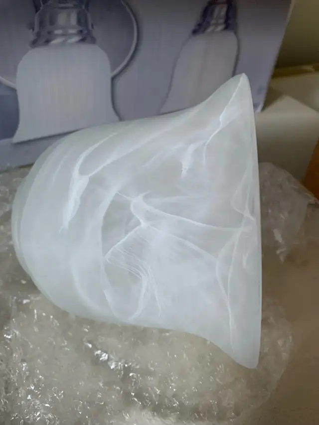 applique, fixture murale salle de bains in Indoor Lighting & Fans in City of Montréal - Image 5