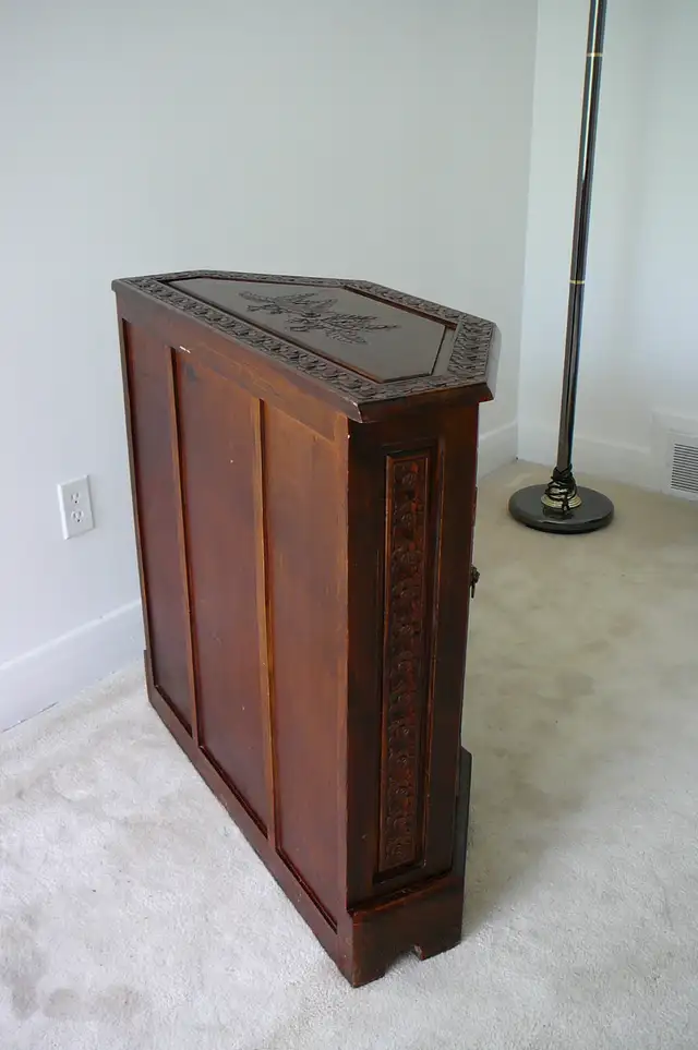 vintage, antique, carved wooden octagonal cabinet in Arts & Collectibles in City of Toronto - Image 9