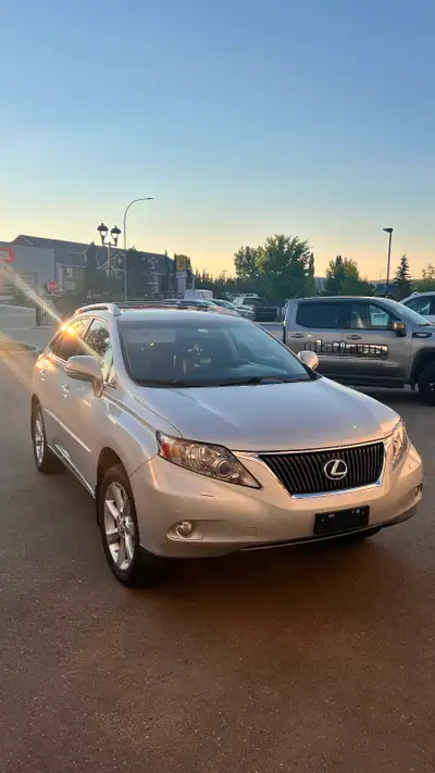 This reliable, well-maintained Lexus RX 350 is a fantastic SUV that offers a smooth and comfortable...