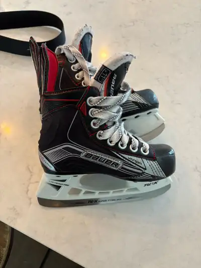 Bauer Vapor skates youth size 11, View more