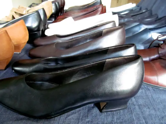Shoes, Women's shoes, Lot (22 pairs) of ladies shoes, Brand New in Women's - Shoes in Markham / York Region - Image 3