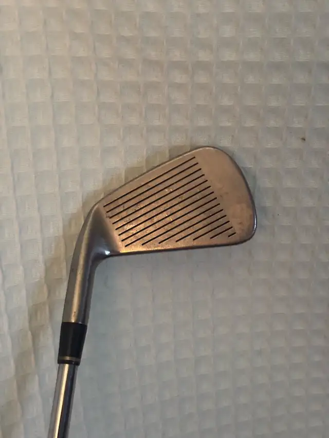 Youth Titleist Right Handed 3 Iron in Golf in Kitchener / Waterloo - Image 6