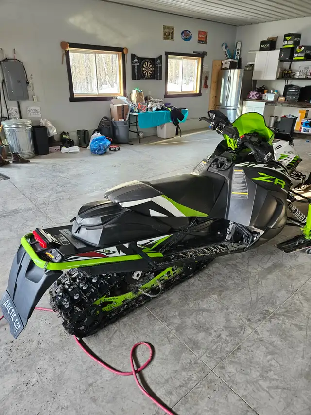 2018 Arctic Cat 8000 limited ES 137 in Snowmobiles in Belleville - Image 7
