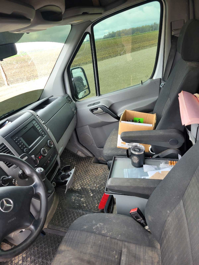 2015 Mercedes Benz Sprinter 2500 Diesel 144WB in Cars & Trucks in Kitchener / Waterloo - Image 2