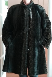 Leopard Faux Fur Coat // Manteau de simili fourrure de leopard