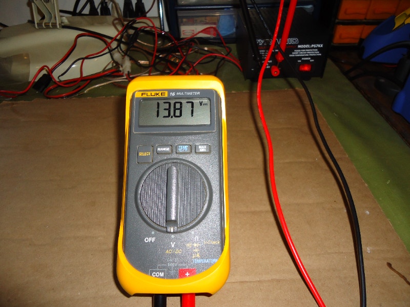 Fluke 16 Digital Multimeter With Silicone Case & Probes General