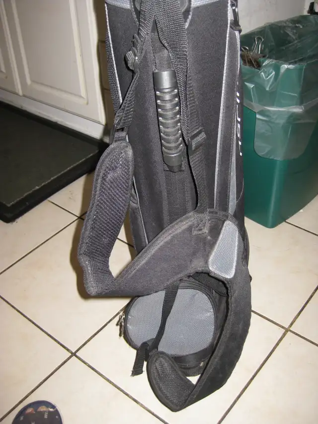 BOYS / GIRLS GOLF SET, AGE 9 TO 12 , LEFT HAND in Golf in Mississauga / Peel Region - Image 3