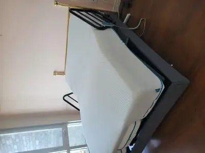Grande qualité. Parfaite condition. Inclus:Matelas impeccable, car toujours protégé avec surmatelas...