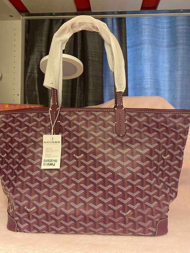 Goyard zippered bag in Women's - Bags & Wallets in City of Toronto - Image 4