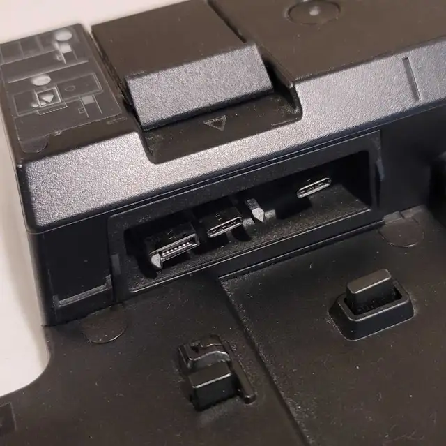 Lenovo Pro Docking Station in Laptop Accessories in Cambridge - Image 3