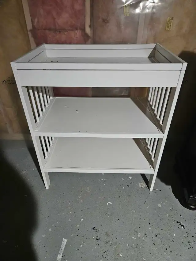 Changing table & pad478645967306117120