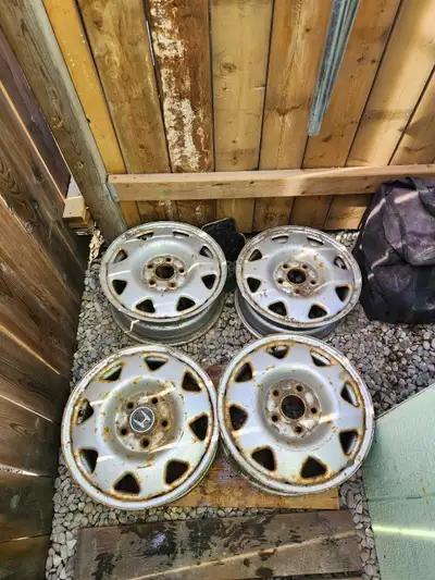 Oem honda crv steel rims. 15inchx114.3