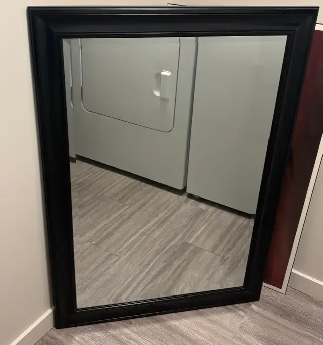 Wall mirror482731386303293440
