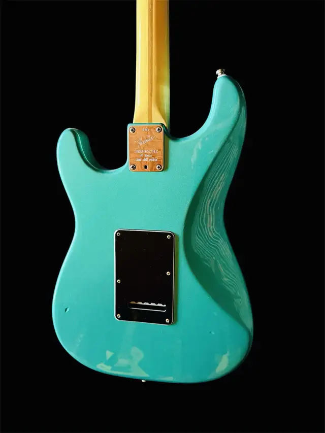 1994 Fender American 40th Anniversary  Stratocaster in Guitars in Calgary - Image 8