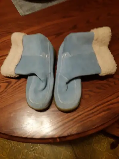 Cougar winter boots sz8, View more