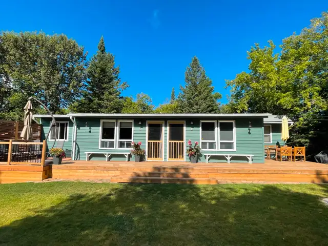 Gull Lake Cabin - still weeks open summer 2025! in Manitoba in Canada - Image 2