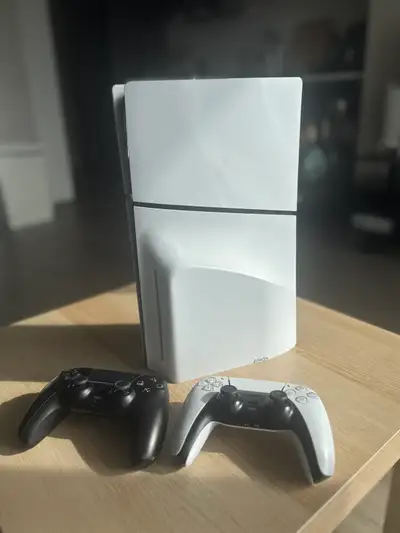 Ps5 Slim Disk edition with 2 controllers and box, View more