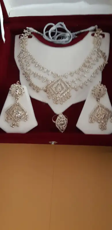 Indian silver jewellery 4 piece set including ring - excellent condition