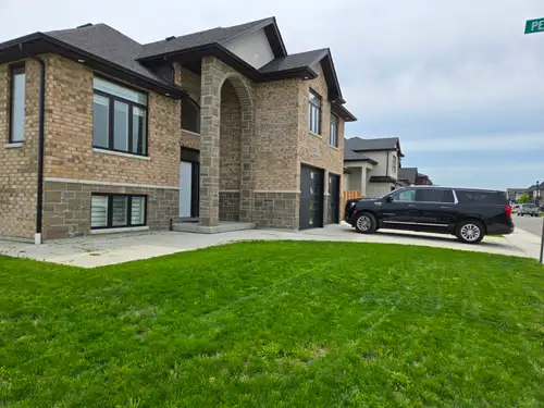 House for rent 1282 clearwater windsor ontario for $3,000 (not include the basement), 2 bedrooms & l...