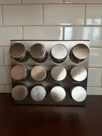 High-quality Stainless Steel Spice Rack and 12 Glass Bottles