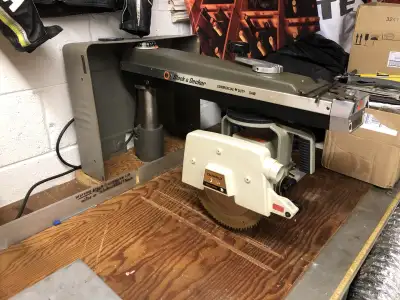 Radial arm saw Dewalt saw Very well-built In working order Tablesaw
