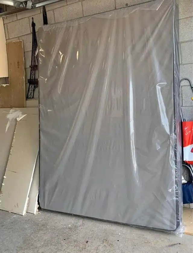 Queen box spring New - Queen sommier neuf in Beds & Mattresses in Longueuil / South Shore - Image 2