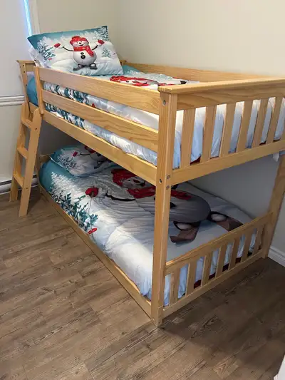 Lits superposés avec matelas et literie, View more