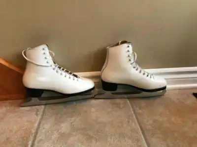 Patins à glace blancs pour femme, grandeur 7, View more