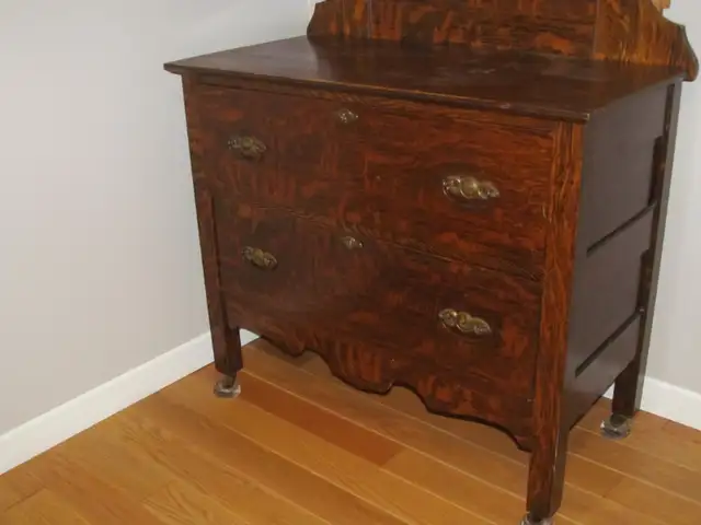 Vintage Dresser in Dressers & Wardrobes in Barrie - Image 3