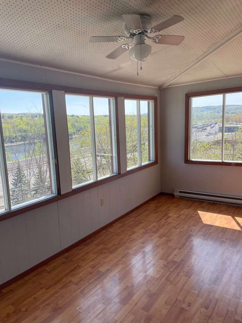 4 1/2 for rent , lighted & heated Locations longue durée Edmundston
