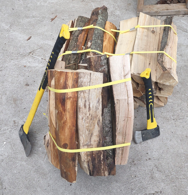 Dry Seasoned Hardwood Backyard or Camp Firewood Bundles in Other in Sault Ste. Marie - Image 2