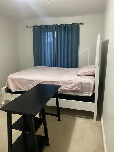 Furnished room for rent in Barrhaven Located in peaceful neighbourhood of Chapman Mills Close to ame...
