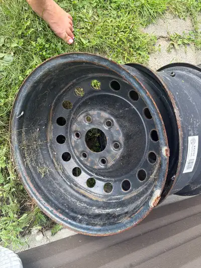 17” 6 bolt pattern Off Chev Silverado
