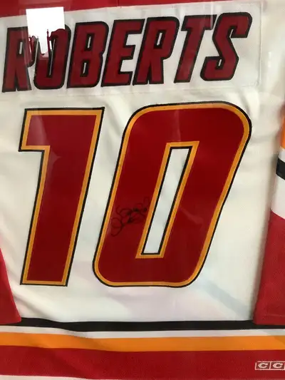 Gary Roberts #10 Calgary Flames jersey - shadow box mounted 36” x 39”