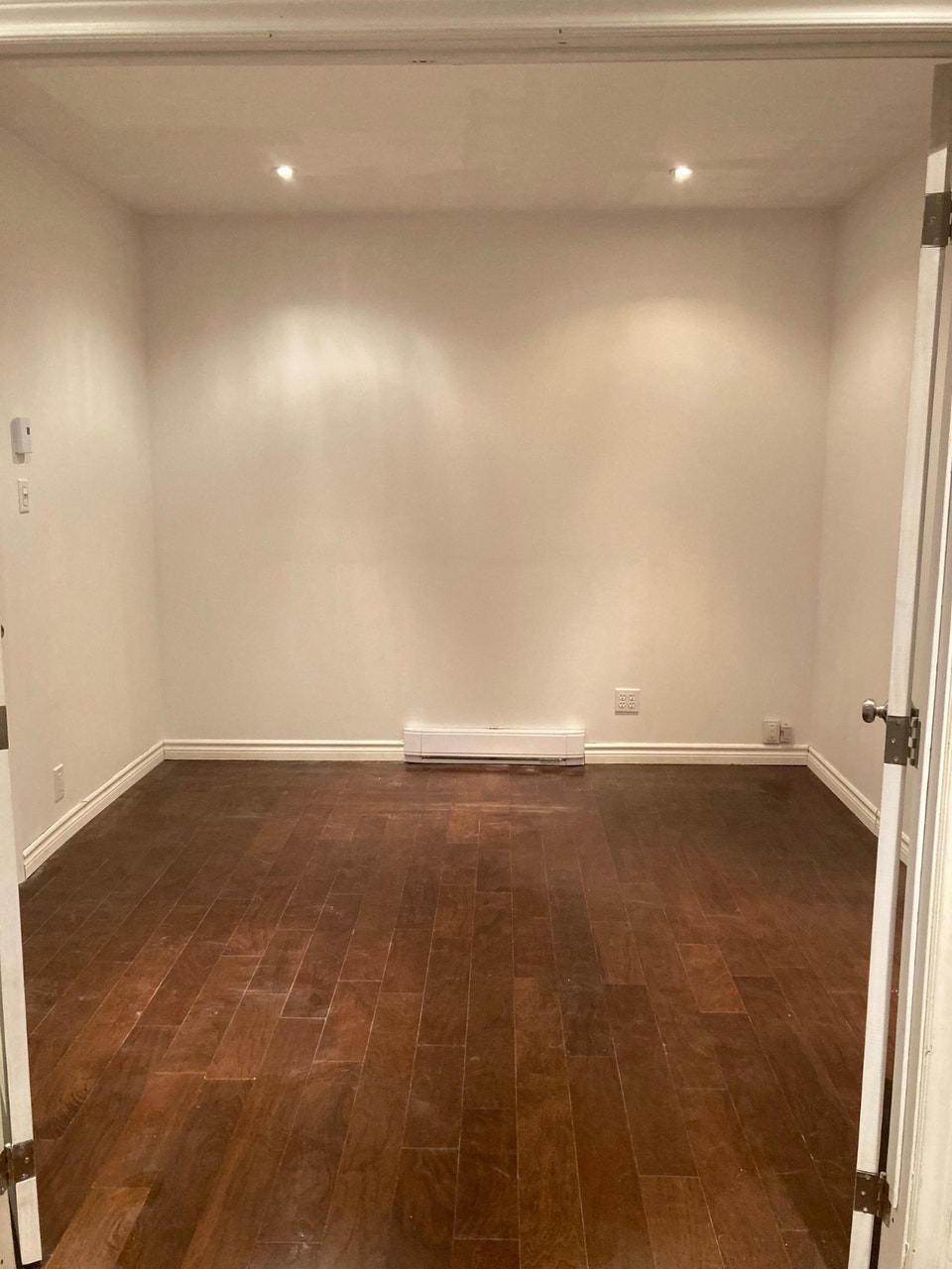 Rez de chaussée/Ground floor, Plateau, 4 1/2, 2 CAC, $1825, 5