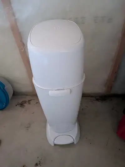 Diaper Genie, hardly used