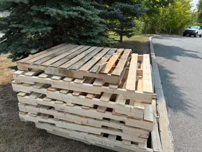 Pallets / skids , View more