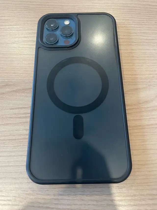 iPhone 12 Pro Max 128GB W/Case + Charger (Excellent Condition) in Cell Phones in Ottawa - Image 3