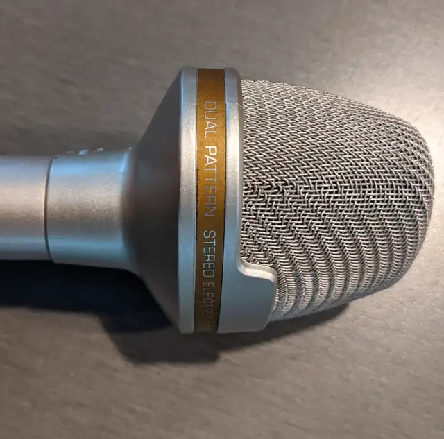 Vintage Realistic Condenser Stereo Electret Microphone 33-919A in General Electronics in Longueuil / South Shore - Image 7