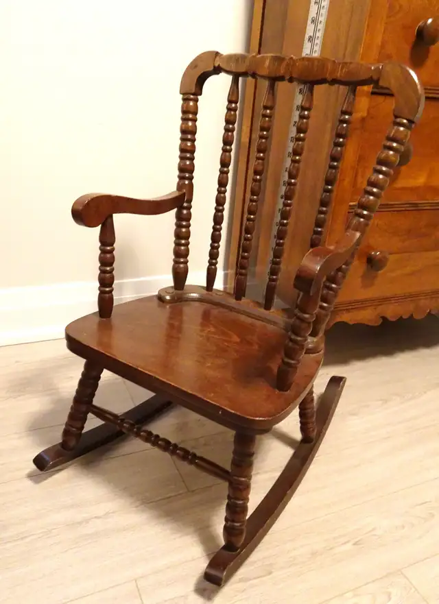 Vintage CHILD Size Rockers – 4 to choose from in Arts & Collectibles in Oshawa / Durham Region - Image 9