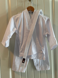 Kids size 000 martial arts gee
