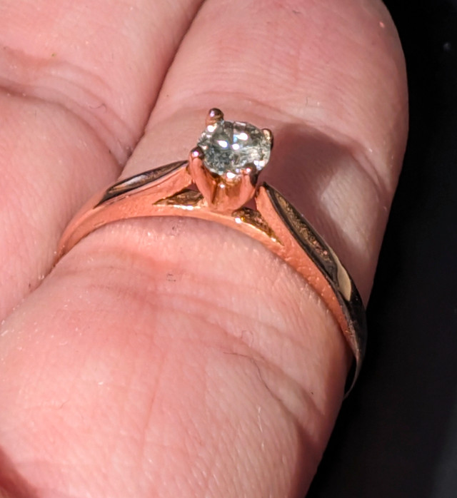 Diamond solitaire ring, 10K rose gold in Jewellery & Watches in City of Toronto - Image 3