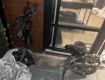 Gotrax E-scooter with FREE Airtag and Bike lock, View more