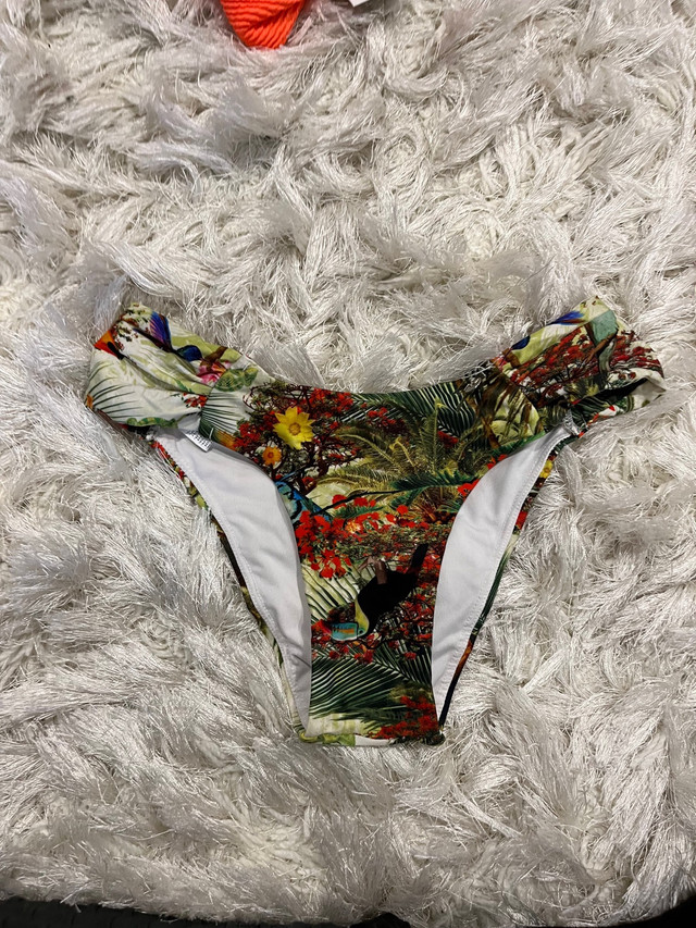 Size medium bathing suit bottoms in Women's - Other in La Ronge