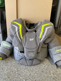 Goalie Chest Protector - Vaughn V7 Pro XF Carbon