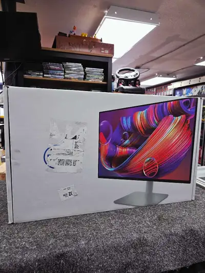 Découvrez ce moniteur Dell 24 Plus ajustable, offrant une résolution Full HD et une fréquence de raf...