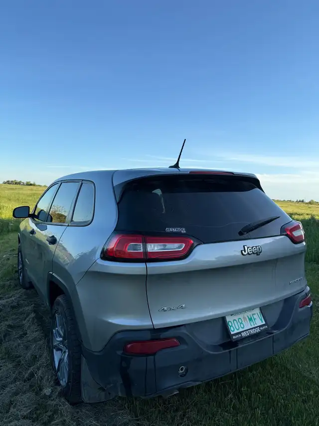 2015 Jeep Cherokee 483712969842380801