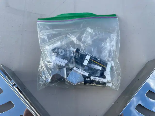 Stainless Steel Corner Shower Shelves (Set of 2) in Bathwares in Gatineau - Image 3